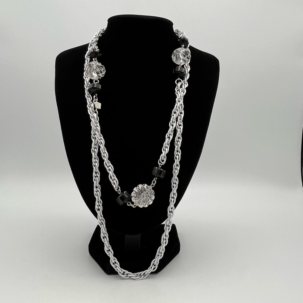 VINTAGE Sarah Coventry "Jet Ice" Statement Neck, Silver & Black Women's Necklace